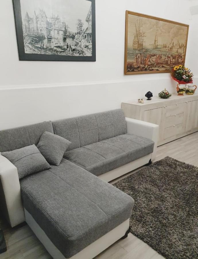 A Casa Di Raffaella E Antonio Apartman Surbo Kültér fotó